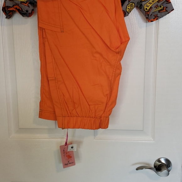 Koi /Tafford scrub set - Picture 2 of 3